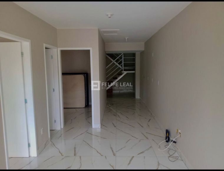 Casa no Bairro Ipiranga em São José com 3 Dormitórios (1 suíte) e 120 m² - 21316