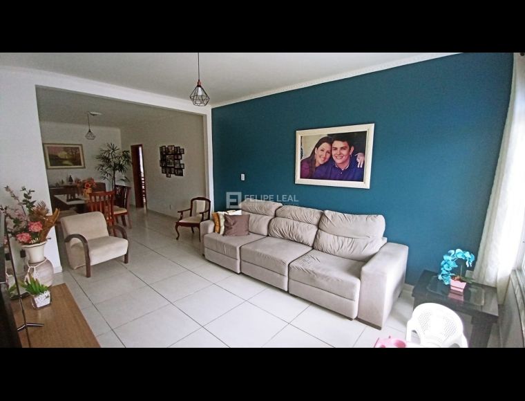 Casa no Bairro Jardim Cidade de Florianópolis em São José com 3 Dormitórios (1 suíte) e 360 m² - 20514