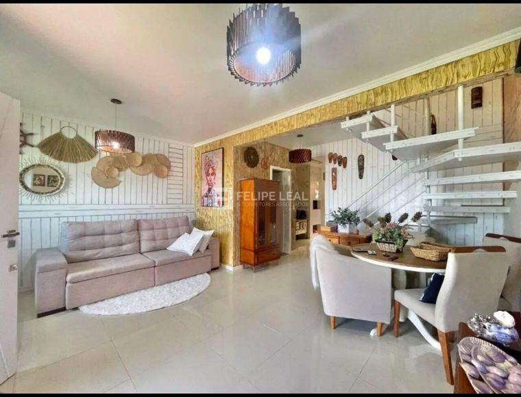 Casa no Bairro Ponta de Baixo em São José com 3 Dormitórios (1 suíte) e 120 m² - 21430