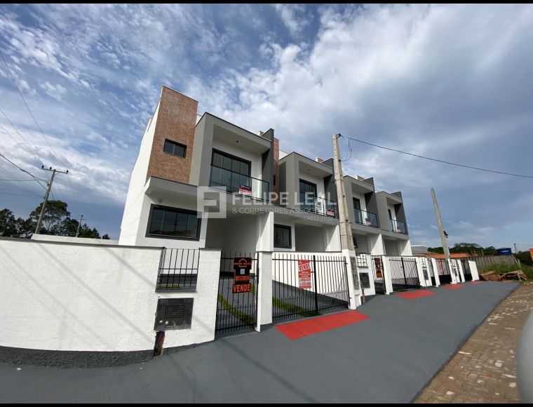 Casa no Bairro Potecas em São José com 2 Dormitórios (1 suíte) e 68 m² - 3922