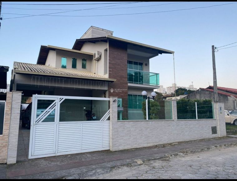 Casa no Bairro Potecas em São José com 3 Dormitórios (1 suíte) - 432499