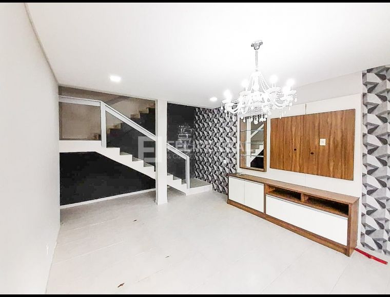 Casa no Bairro Serraria em São José com 2 Dormitórios e 125 m² - 17240