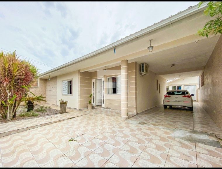 Casa no Bairro Serraria em São José com 2 Dormitórios (1 suíte) e 145 m² - 20630