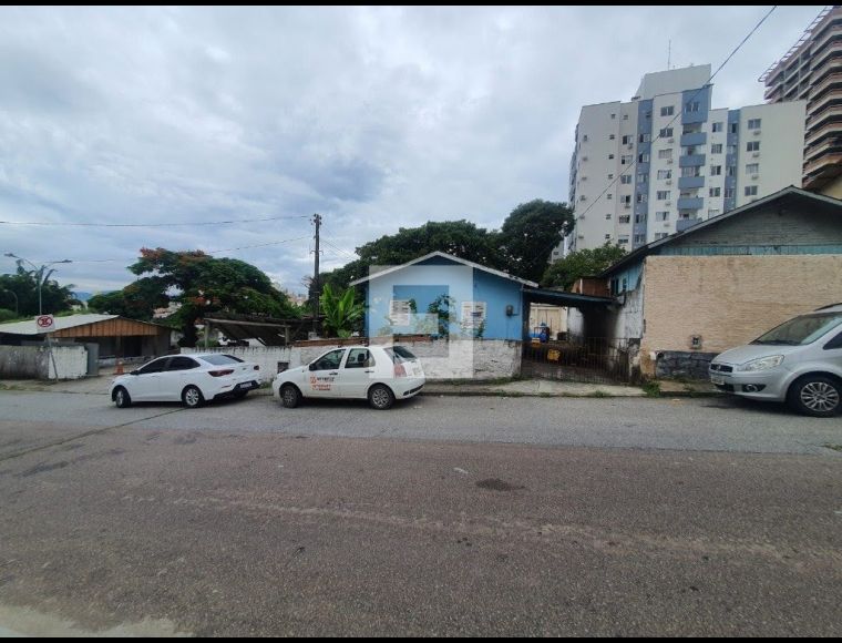 Terreno no Bairro Barreiros em São José com 300 m² - 4243