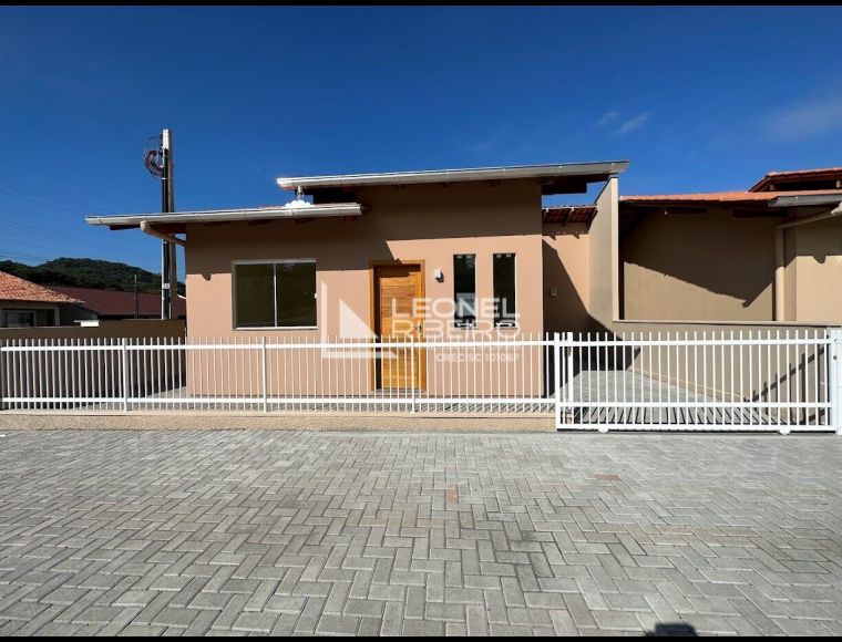 Casa no Bairro Pomeranos em Timbó com 2 Dormitórios e 57 m² - LR279