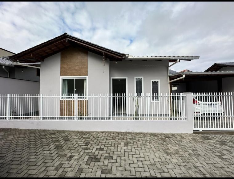 Casa no Bairro Quintino em Timbó com 2 Dormitórios (1 suíte) e 65 m² - LR310