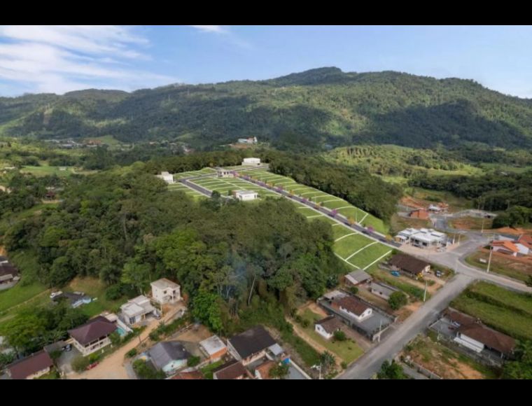 Terreno no Bairro Araponguinhas em Timbó com 300 m² - 5611216