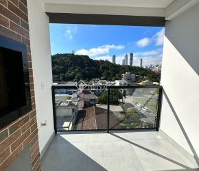 Apartamento no Bairro Ariribá em Balneário Camboriú com 2 Dormitórios (1 suíte) - 447526