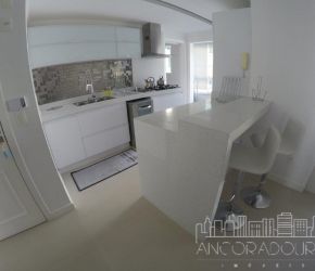 Apartamento no Bairro Barra Sul em Balneário Camboriú com 3 Dormitórios (1 suíte) e 110 m² - AP00899V