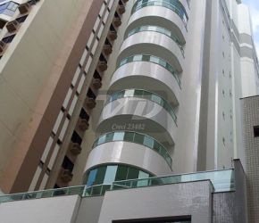 Apartamento no Bairro Centro em Balneário Camboriú com 3 Dormitórios (3 suítes) e 145 m² - 146