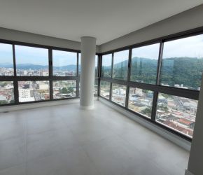 Apartamento no Bairro Centro em Balneário Camboriú com 4 Dormitórios (2 suítes) - 477251