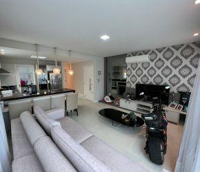 Apartamento no Bairro Centro em Balneário Camboriú com 3 Dormitórios (3 suítes) e 90.45 m² - S-0302