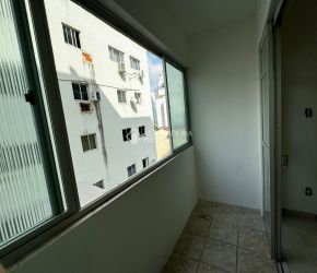 Apartamento no Bairro Pioneiros em Balneário Camboriú com 2 Dormitórios - 471670