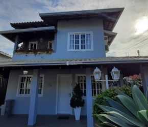 Casa no Bairro Praia dos Amores em Balneário Camboriú com 5 Dormitórios (2 suítes) - 446329