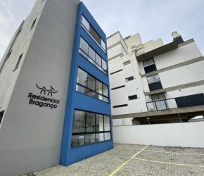 Apartamento no Bairro Itacolomi em Balneário Piçarras com 2 Dormitórios (1 suíte) e 66 m² - 35718802
