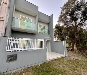 Casa no Bairro Centro em Balneário Piçarras com 2 Dormitórios (1 suíte) e 81 m² - 35710733