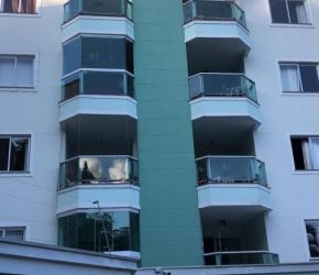 Apartamento no Bairro Água Verde em Blumenau com 2 Dormitórios e 82 m² - A126