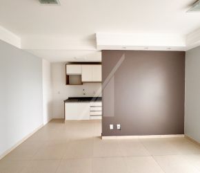 Apartamento no Bairro Água Verde em Blumenau com 2 Dormitórios e 53 m² - 7746