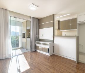 Apartamento no Bairro Água Verde em Blumenau com 2 Dormitórios (1 suíte) e 67 m² - AP1629
