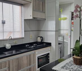 Apartamento no Bairro Água Verde em Blumenau com 2 Dormitórios (1 suíte) e 71 m² - 112