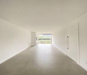 Apartamento no Bairro Bom Retiro em Blumenau com 3 Dormitórios (3 suítes) e 170 m² - 35715791