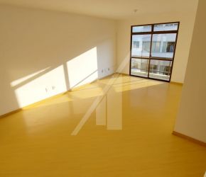Apartamento no Bairro Escola Agrícola em Blumenau com 3 Dormitórios (1 suíte) e 82 m² - 7750