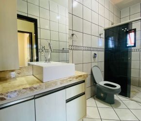 Apartamento no Bairro Fortaleza em Blumenau com 3 Dormitórios (1 suíte) - 2550