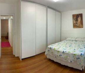 Apartamento no Bairro Garcia em Blumenau com 2 Dormitórios - 003