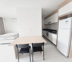 Apartamento no Bairro Garcia em Blumenau com 1 Dormitórios e 35 m² - 3663