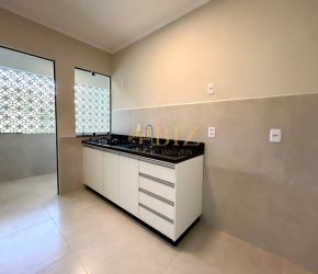 Apartamento no Bairro Garcia em Blumenau com 3 Dormitórios e 85 m² - 1111