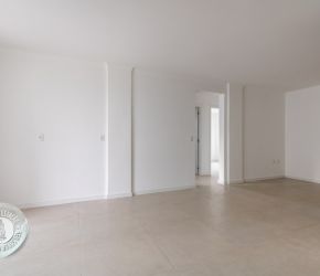 Apartamento no Bairro Itoupava Central em Blumenau com 3 Dormitórios (1 suíte) - 1740