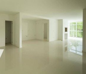 Apartamento no Bairro Itoupava Central em Blumenau com 3 Dormitórios (3 suítes) e 124 m² - AP0244
