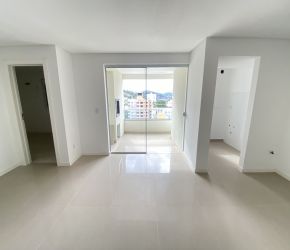 Apartamento no Bairro Itoupava Seca em Blumenau com 3 Dormitórios (3 suítes) e 84 m² - 3690382