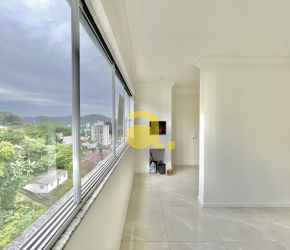 Apartamento no Bairro Itoupava Seca em Blumenau com 2 Dormitórios (1 suíte) e 90 m² - 6004997
