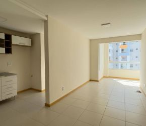Apartamento no Bairro Itoupava Seca em Blumenau com 2 Dormitórios (1 suíte) e 62 m² - AP6765