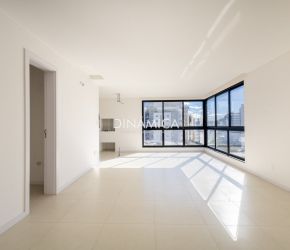 Apartamento no Bairro Jardim Blumenau em Blumenau com 3 Dormitórios (3 suítes) e 95.32 m² - 3478343