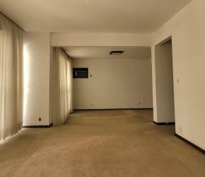 Apartamento no Bairro Jardim Blumenau em Blumenau com 3 Dormitórios (1 suíte) e 331 m² - AP5743