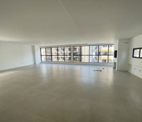 Apartamento no Bairro Jardim Blumenau em Blumenau com 3 Dormitórios (3 suítes) e 240 m² - 163