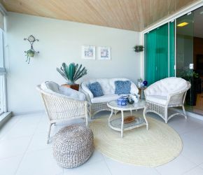 Apartamento no Bairro Jardim Blumenau em Blumenau com 3 Dormitórios (3 suítes) e 217 m² - 586