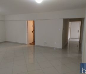 Apartamento no Bairro Ponta Aguda em Blumenau com 3 Dormitórios (1 suíte) - 5120748