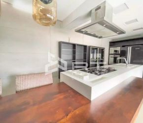 Apartamento no Bairro Ponta Aguda em Blumenau com 3 Dormitórios (3 suítes) e 204 m² - 3770