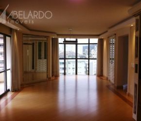 Apartamento no Bairro Ponta Aguda em Blumenau com 3 Dormitórios (3 suítes) e 257 m² - 1047