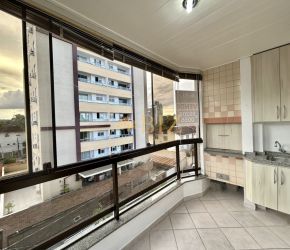 Apartamento no Bairro Velha em Blumenau com 3 Dormitórios (1 suíte) e 165 m² - 0267