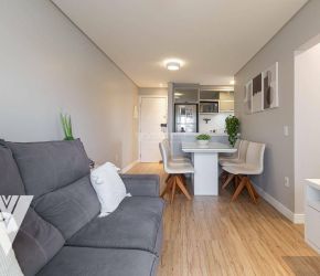 Apartamento no Bairro Velha em Blumenau com 2 Dormitórios e 55 m² - AP1693