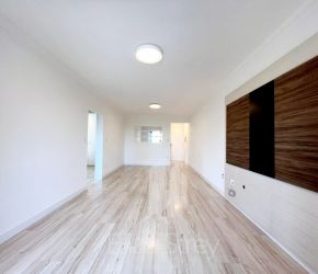 Apartamento no Bairro Velha em Blumenau com 2 Dormitórios (1 suíte) e 90 m² - 4660314