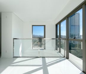 Apartamento no Bairro Victor Konder em Blumenau com 1 Dormitórios (1 suíte) e 65 m² - 1423