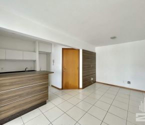 Apartamento no Bairro Vila Nova em Blumenau com 3 Dormitórios (1 suíte) e 75 m² - 4746