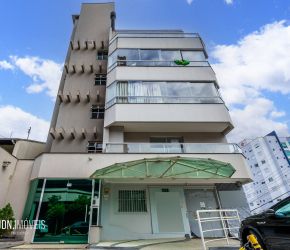 Apartamento no Bairro Vila Nova em Blumenau com 3 Dormitórios (1 suíte) e 206 m² - 1089