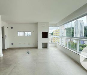 Apartamento no Bairro Vila Nova em Blumenau com 3 Dormitórios (3 suítes) e 121 m² - AP0772