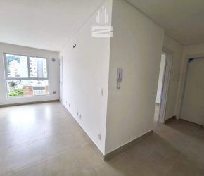 Apartamento no Bairro Vila Nova em Blumenau com 1 Dormitórios (1 suíte) e 40 m² - 9239